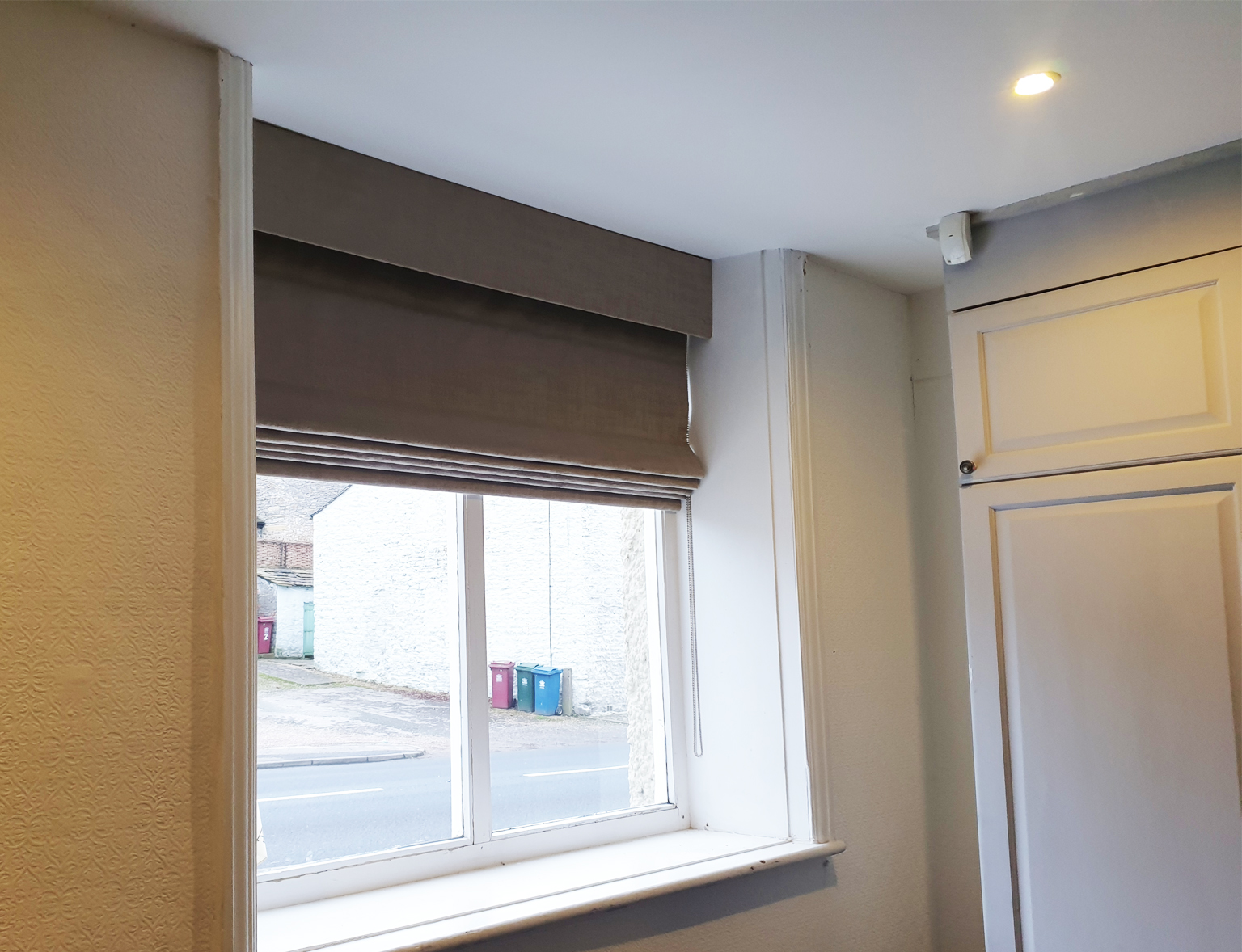 clitheroe-blinds-cafe-blinds-1