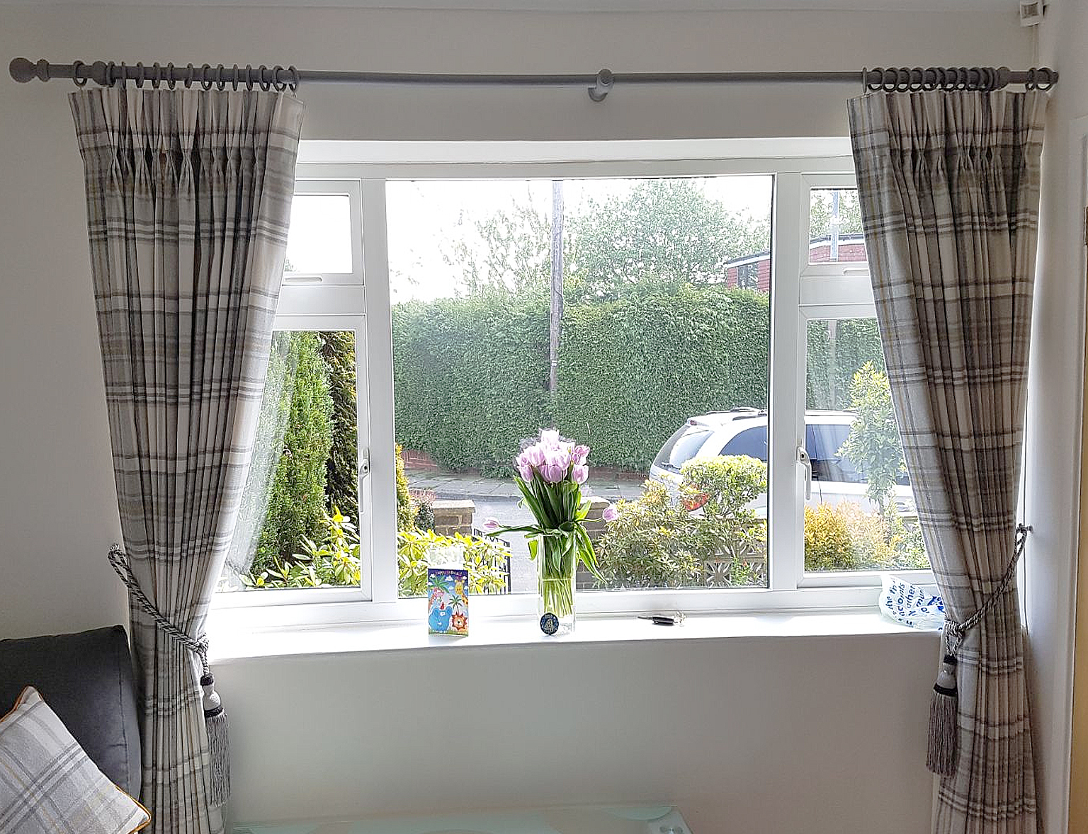 clitheroe-blinds-triple-pinch-curtains-2