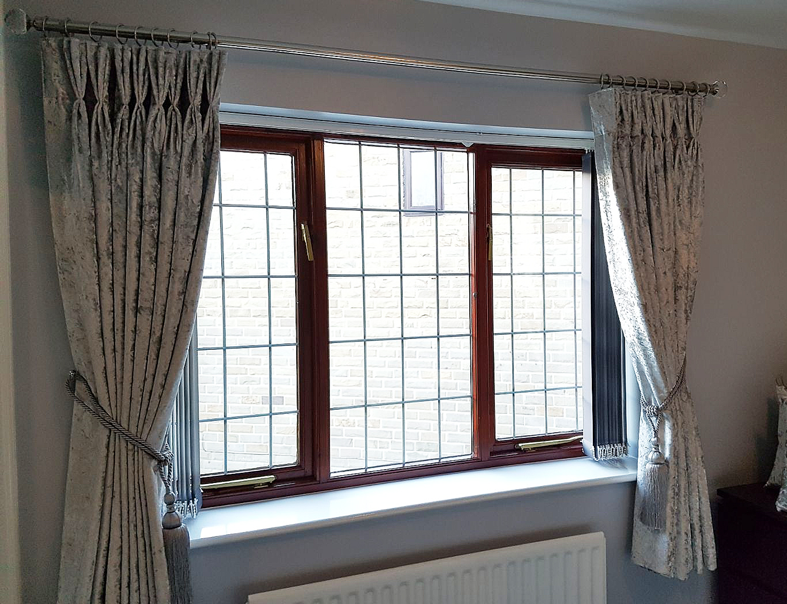clitheroe-blinds-triple-pinch-curtains-3