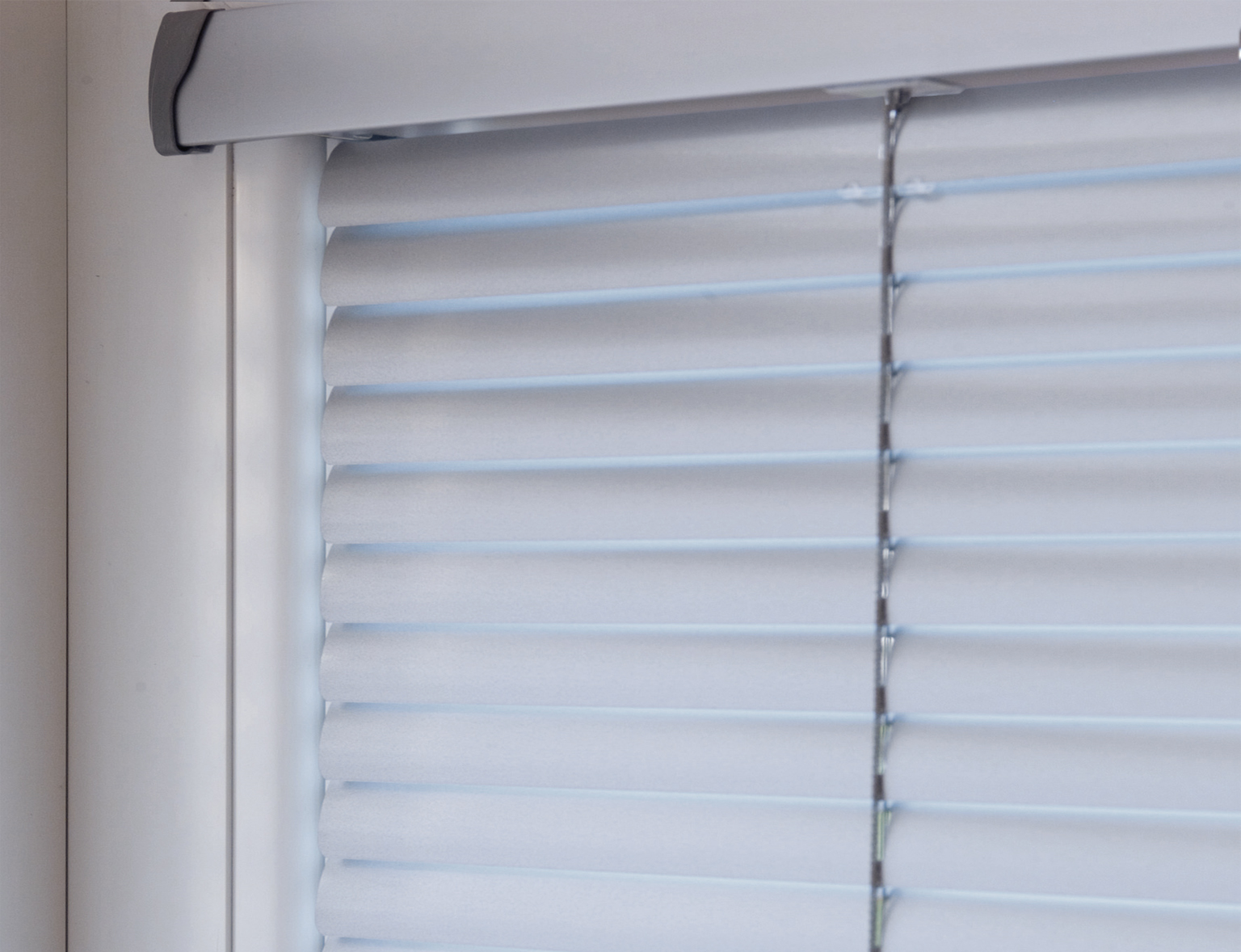 clitheroe-blinds-intu-venetian-blinds-2