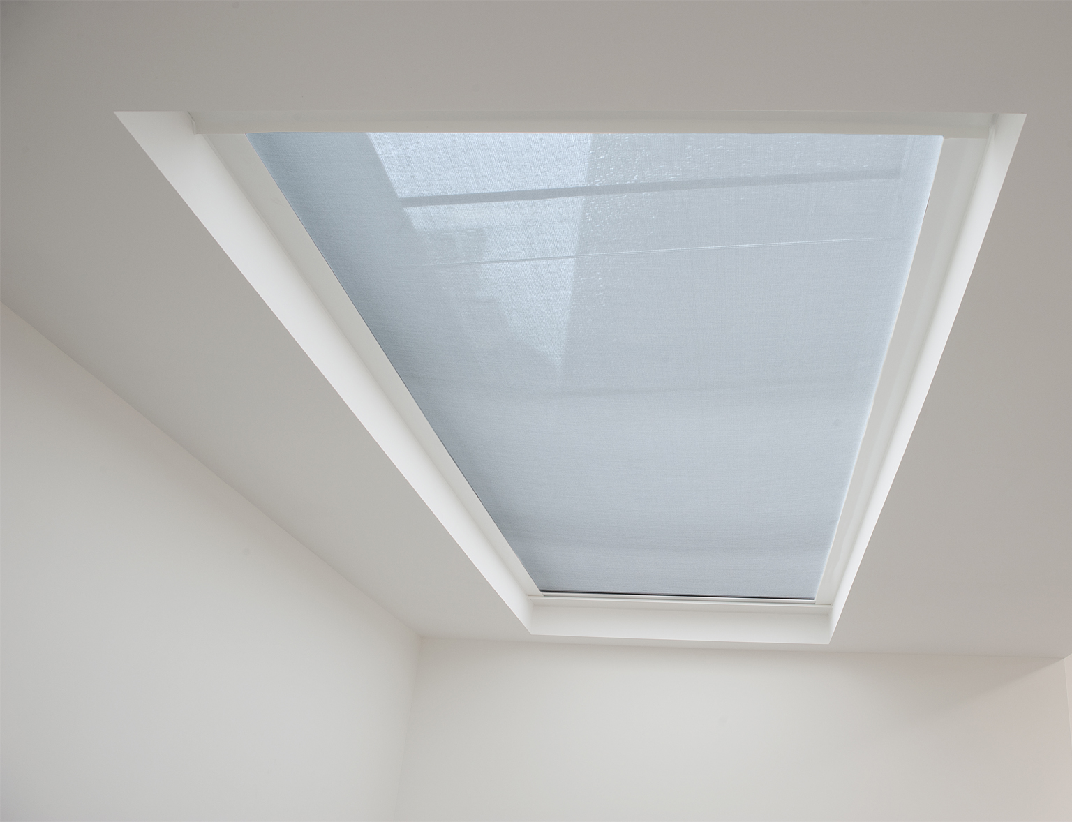 clitheroe-blinds-zipped-roof-lantern-skylight-blinds-1