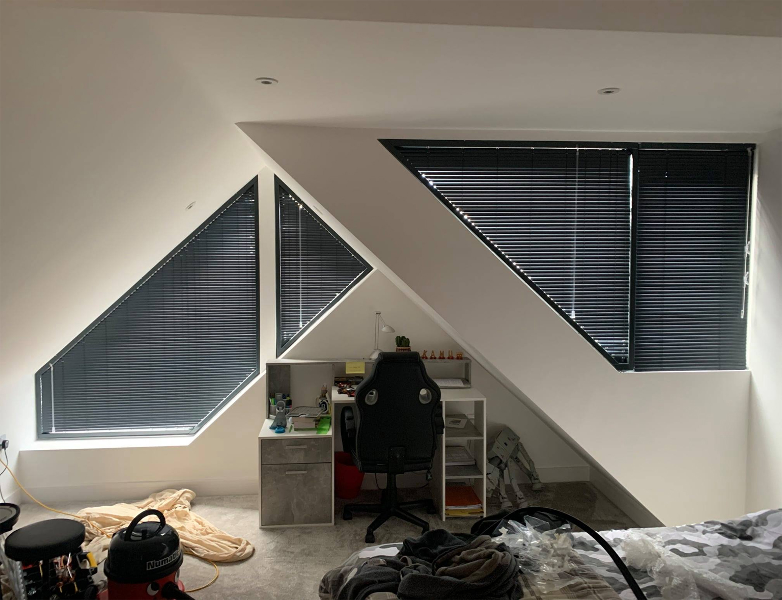 clitheroe-blinds-shaped-venetian-blinds-1