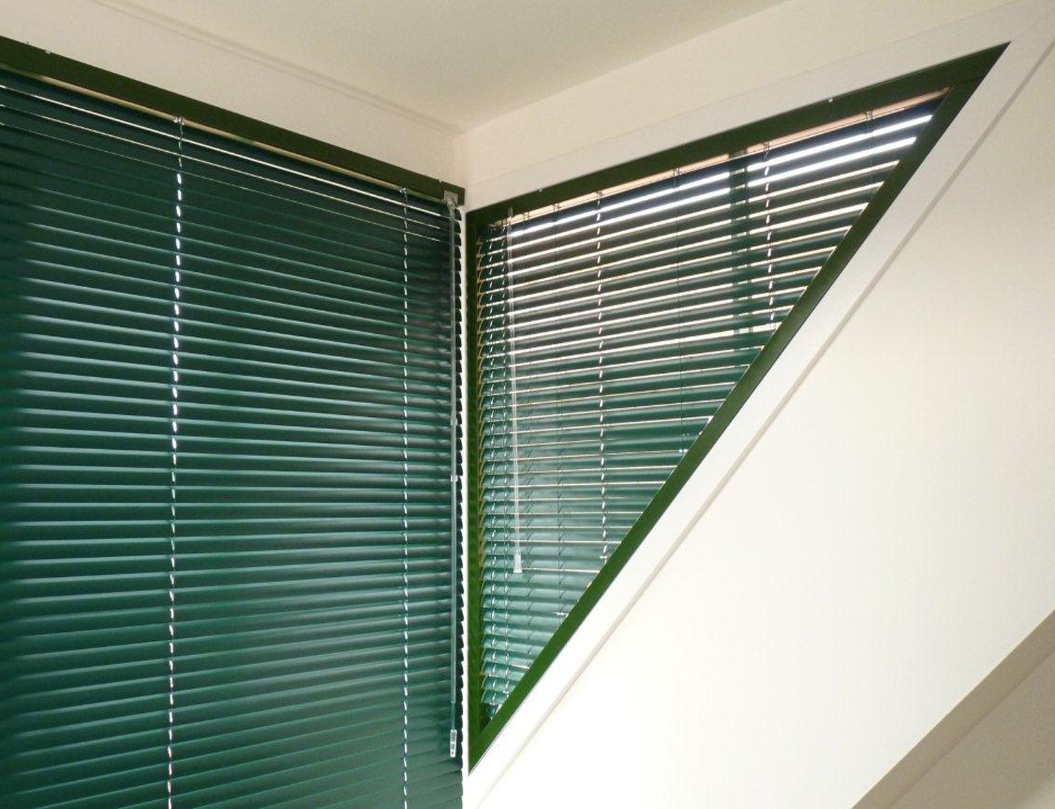 clitheroe-blinds-shaped-venetian-blinds-3