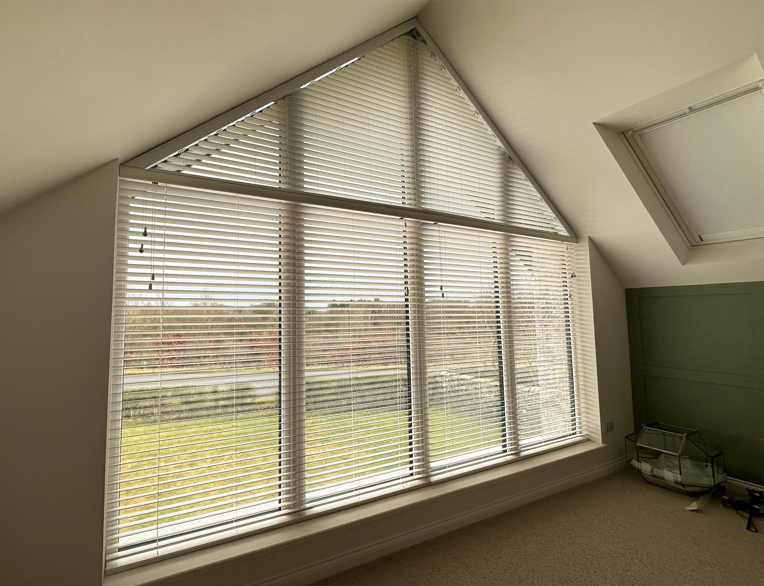 clitheroe-blinds-shaped-venetian-blinds-4