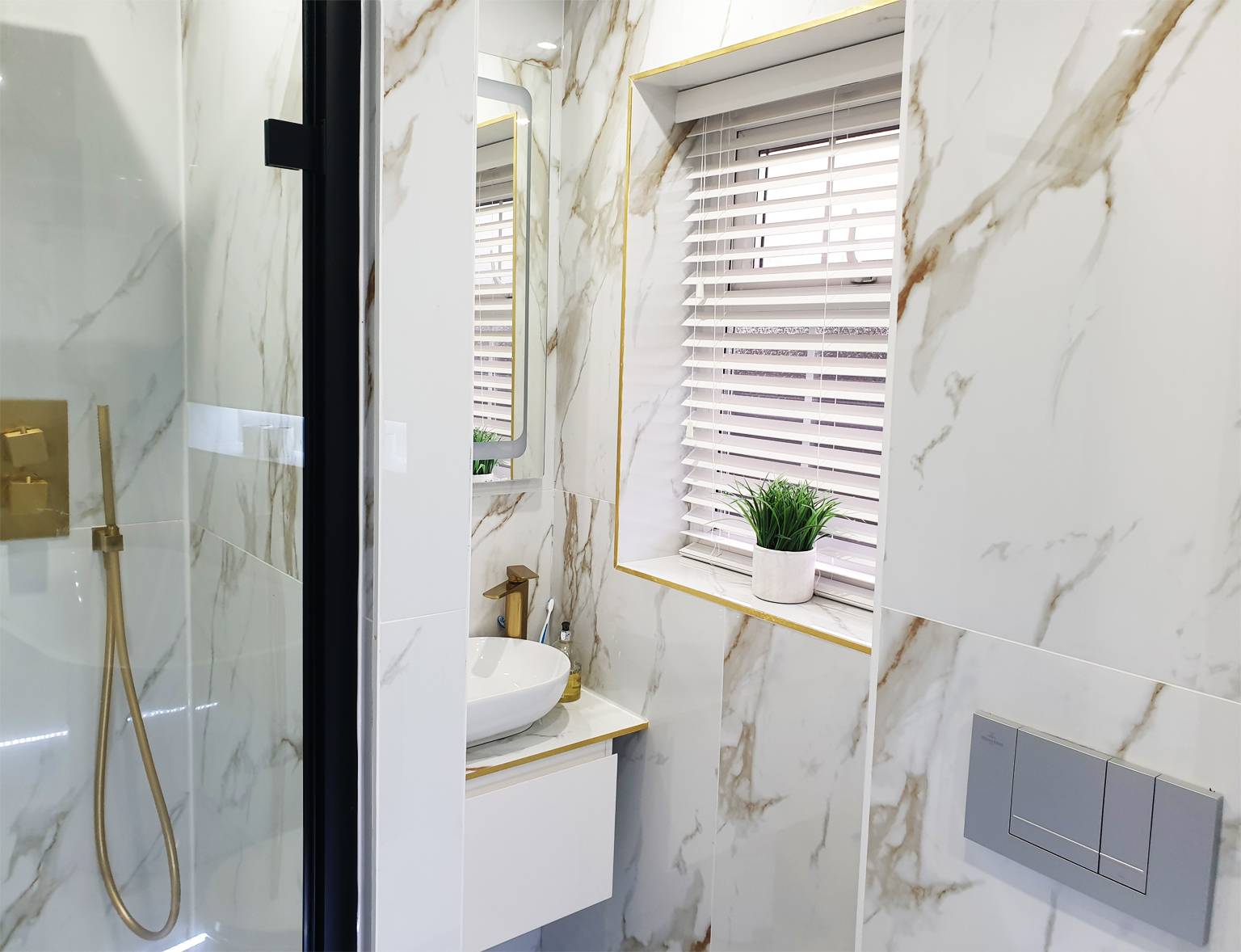 clitheroe-blinds-fauxwood-venetian-blind-2