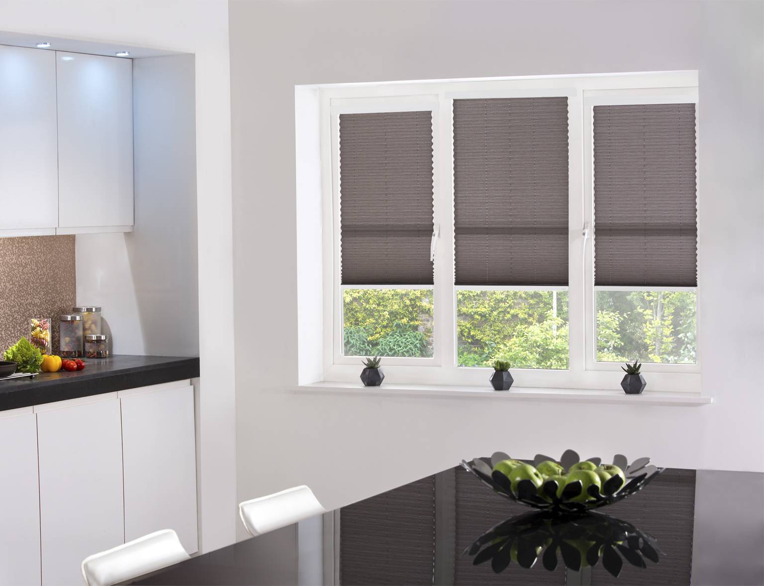 clitheroe-blinds-intu-pleated-blinds-4
